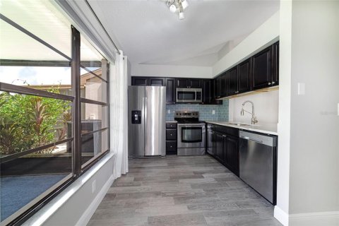 House in Palm Harbor, Florida 2 bedrooms, 87.89 sq.m. № 2410165 - photo 8