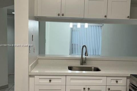 Condo in Miami, Florida, 2 bedrooms  № 1709563 - photo 4