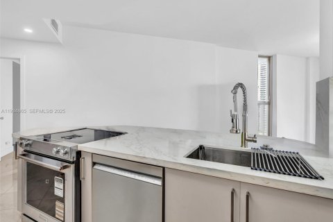 Copropriété à louer à Miami, Floride: 2 chambres, 130.06 m2 № 1993334 - photo 25