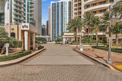 Copropriété à louer à Miami, Floride: 2 chambres, 130.06 m2 № 1993334 - photo 14