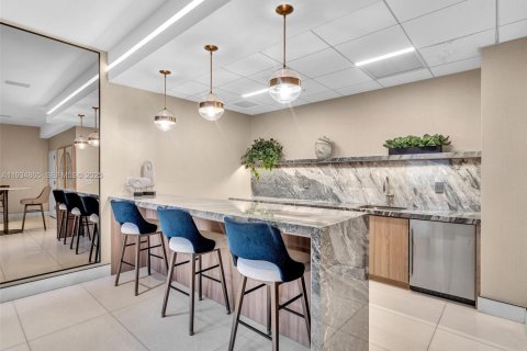 Copropriété à louer à Miami, Floride: 2 chambres, 130.06 m2 № 1993334 - photo 3