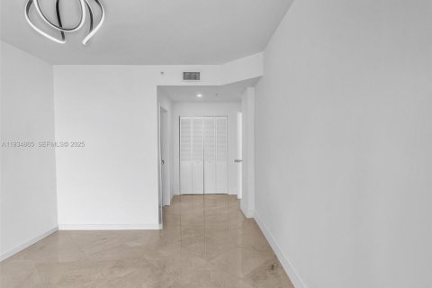 Copropriété à louer à Miami, Floride: 2 chambres, 130.06 m2 № 1993334 - photo 27