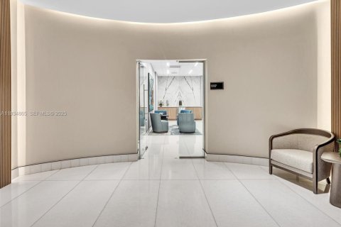 Copropriété à louer à Miami, Floride: 2 chambres, 130.06 m2 № 1993334 - photo 11