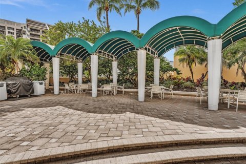 Copropriété à louer à Miami, Floride: 2 chambres, 130.06 m2 № 1993334 - photo 16