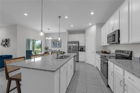House in Haines City, Florida 4 bedrooms, 170.85 sq.m. № 1854337 - photo 6