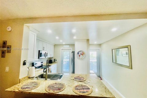 Condominio en alquiler en Lauderdale-by-the-Sea, Florida, 2 dormitorios, 92.9 m2 № 2054228 - foto 6