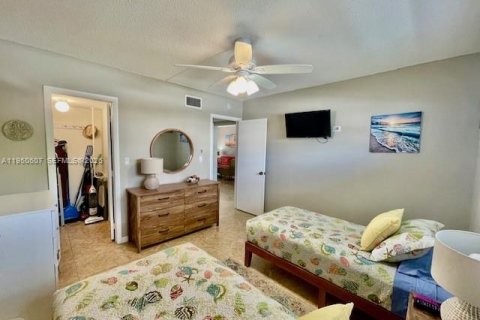 Condominio en alquiler en Lauderdale-by-the-Sea, Florida, 2 dormitorios, 92.9 m2 № 2054228 - foto 17