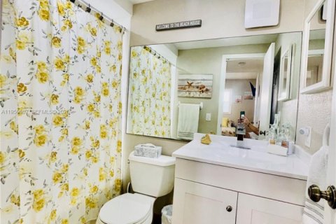 Condominio en alquiler en Lauderdale-by-the-Sea, Florida, 2 dormitorios, 92.9 m2 № 2054228 - foto 26
