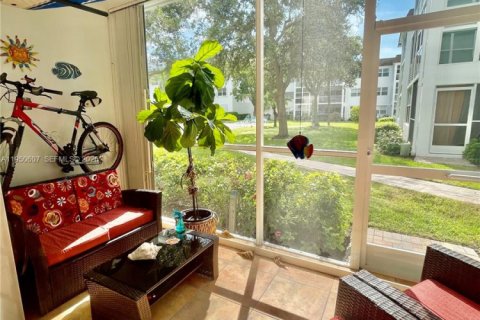 Condominio en alquiler en Lauderdale-by-the-Sea, Florida, 2 dormitorios, 92.9 m2 № 2054228 - foto 14