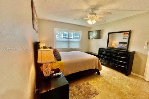 Condominio en alquiler en Lauderdale-by-the-Sea, Florida, 2 dormitorios, 92.9 m2 № 2054228 - foto 25