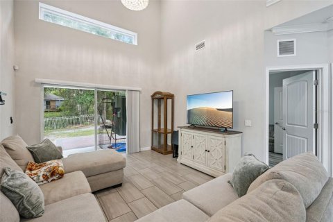 Купить виллу или дом в Деланд, Флорида 11 комнат, 158.58м2, № 2237629 - фото 3