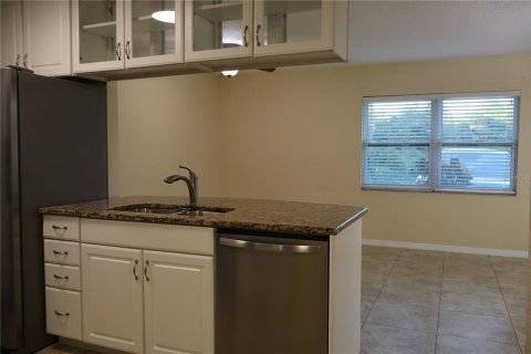 Villa ou maison à louer à Safety Harbor, Floride: 2 chambres, 71.07 m2 № 1681282 - photo 12
