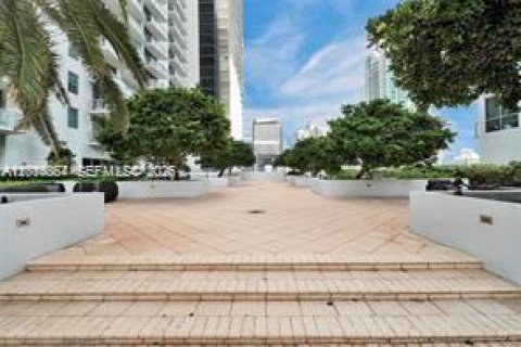 Condominio en venta en Miami, Florida, 1 dormitorio, 99.03 m2 № 2339833 - foto 20