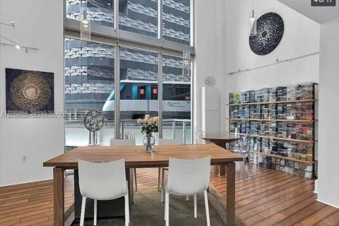 Condominio en venta en Miami, Florida, 1 dormitorio, 99.03 m2 № 2339833 - foto 4