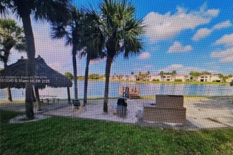 Condominio en venta en Pembroke Pines, Florida, 1 dormitorio, 71.81 m2 № 1950144 - foto 8