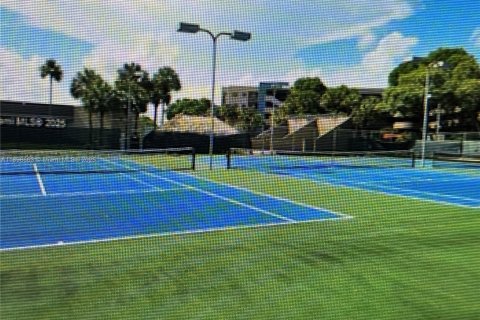 Condominio en venta en Pembroke Pines, Florida, 1 dormitorio, 71.81 m2 № 1950144 - foto 11