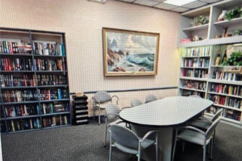 Condominio en venta en Pembroke Pines, Florida, 1 dormitorio, 71.81 m2 № 1950144 - foto 9