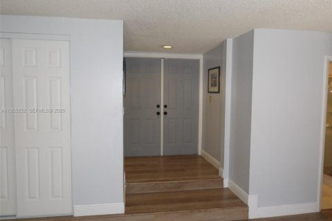 Casa en venta en Sunrise, Florida, 4 dormitorios № 2080459 - foto 4