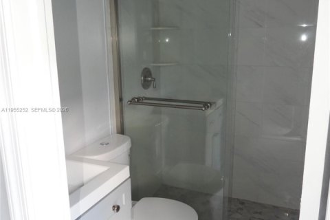 Casa en venta en Sunrise, Florida, 4 dormitorios № 2080459 - foto 15