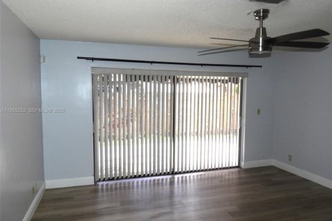 Casa en venta en Sunrise, Florida, 4 dormitorios № 2080459 - foto 9