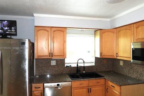 Casa en venta en Sunrise, Florida, 4 dormitorios № 2080459 - foto 7