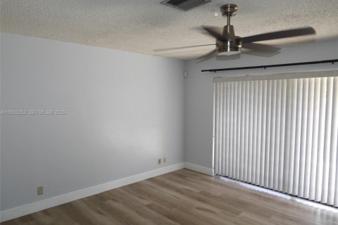 Casa en venta en Sunrise, Florida, 4 dormitorios № 2080459 - foto 10