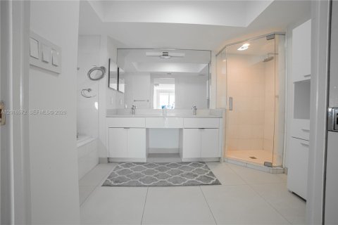 Copropriété à vendre à Miami Beach, Floride: 2 chambres, 130.06 m2 № 2154941 - photo 17