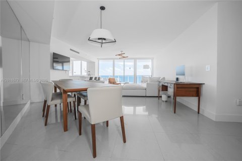 Copropriété à vendre à Miami Beach, Floride: 2 chambres, 130.06 m2 № 2154941 - photo 4