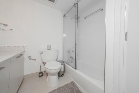 Copropriété à vendre à Miami Beach, Floride: 2 chambres, 130.06 m2 № 2154941 - photo 24
