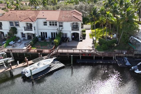 Townhouse in Hollywood, Florida 4 bedrooms, 265.61 sq.m. № 1998753