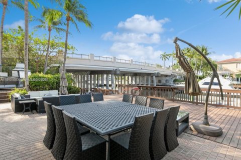 Townhouse in Hollywood, Florida 4 bedrooms, 265.61 sq.m. № 1998753 - photo 7