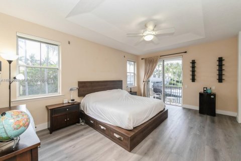 Townhouse in Hollywood, Florida 4 bedrooms, 265.61 sq.m. № 1998753 - photo 25