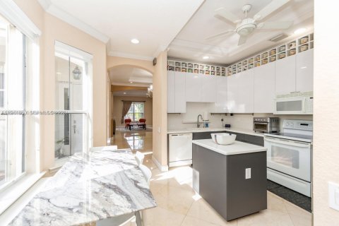 Townhouse in Hollywood, Florida 4 bedrooms, 265.61 sq.m. № 1998753 - photo 21