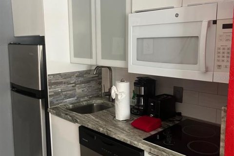 Condominio en venta en Kissimmee, Florida, 2 dormitorios, 58.99 m2 № 1789537 - foto 7