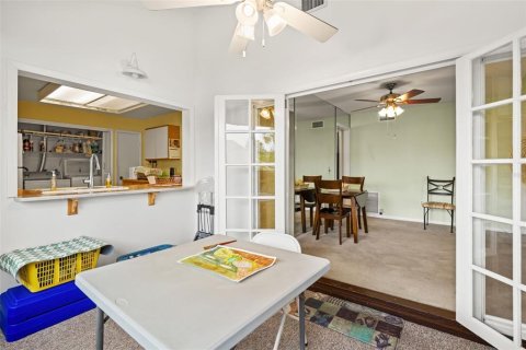 Condo in Tampa, Florida, 2 bedrooms № 2113878 - photo 16
