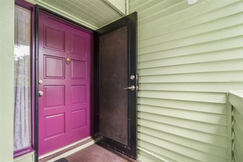 Condo in Tampa, Florida, 2 bedrooms № 2113878 - photo 2