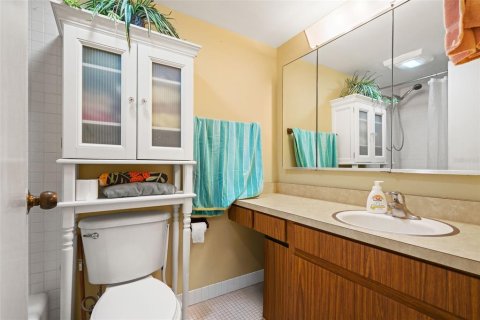 Condo in Tampa, Florida, 2 bedrooms № 2113878 - photo 20