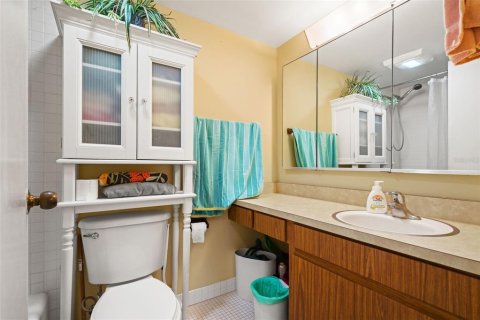 Condo in Tampa, Florida, 2 bedrooms № 2113878 - photo 19