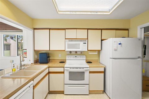 Condo in Tampa, Florida, 2 bedrooms № 2113878 - photo 14