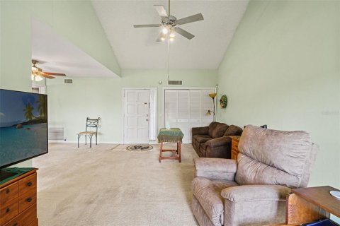 Condo in Tampa, Florida, 2 bedrooms № 2113878 - photo 9