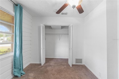 House in Tampa, Florida 3 bedrooms, 101.08 sq.m. № 1917375 - photo 11