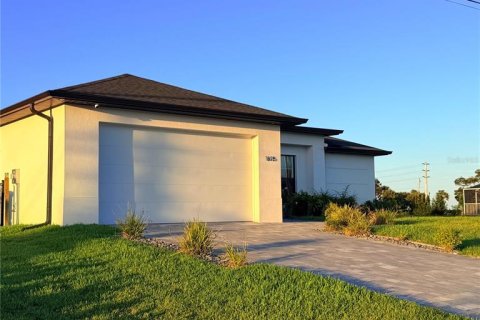 Villa ou maison à Cape Coral, Floride 3 chambres, 162.02 m2 № 2422831