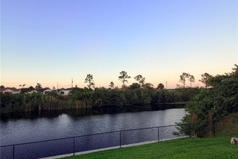 Villa ou maison à vendre à Cape Coral, Floride: 3 chambres, 162.02 m2 № 2422831 - photo 26