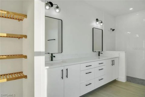 Villa ou maison à vendre à Cape Coral, Floride: 3 chambres, 162.02 m2 № 2422831 - photo 17