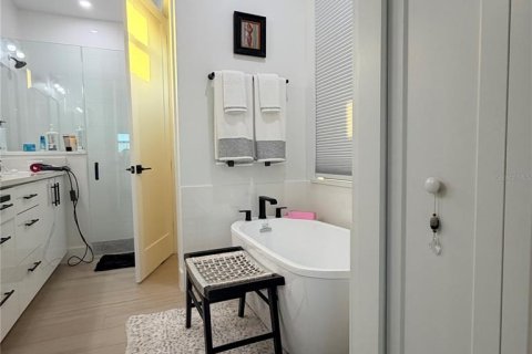 Villa ou maison à vendre à Cape Coral, Floride: 3 chambres, 162.02 m2 № 2422831 - photo 18