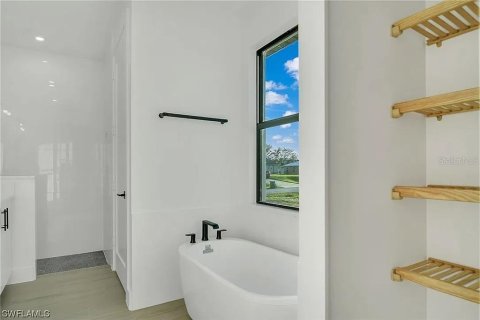 Villa ou maison à vendre à Cape Coral, Floride: 3 chambres, 162.02 m2 № 2422831 - photo 20