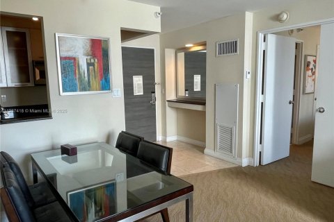 Hotel en venta en Fort Lauderdale, Florida, 1 dormitorio, 50.91 m2 № 1698335 - foto 8