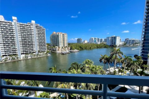 Hotel en venta en Fort Lauderdale, Florida, 1 dormitorio, 50.91 m2 № 1698335 - foto 1
