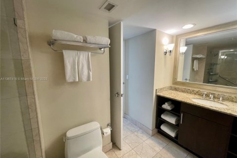 Hotel en venta en Fort Lauderdale, Florida, 1 dormitorio, 50.91 m2 № 1698335 - foto 10