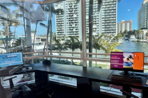 Hotel en venta en Fort Lauderdale, Florida, 1 dormitorio, 50.91 m2 № 1698335 - foto 27